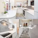 بيت للعطل The Haven يورك